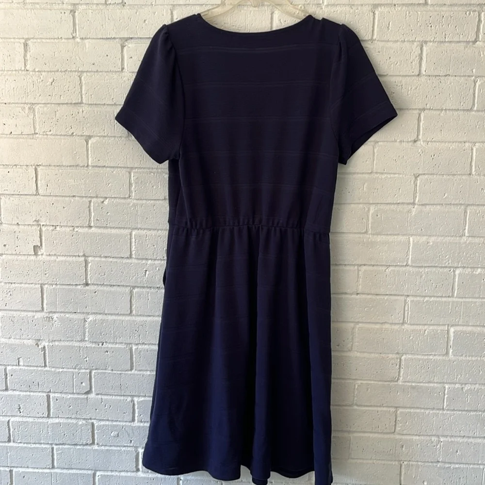 DraperJames RSVP Knit Fit & Flare Dress Short Sleeve Sz L Pleated Navy Pockets - Picture 3 of 11